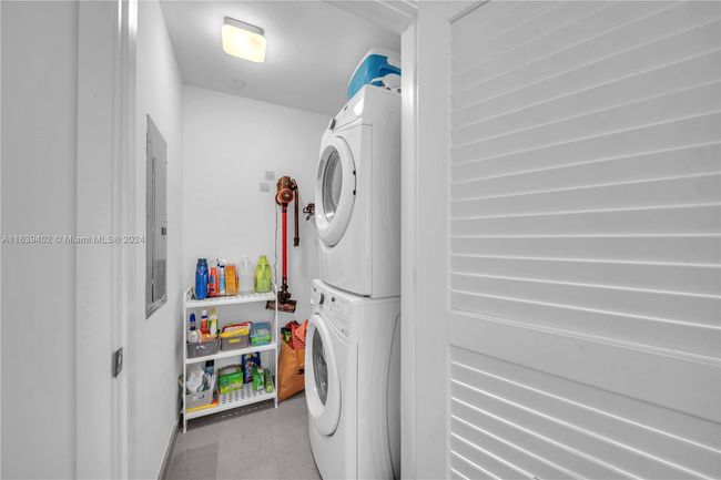 APT-3705 - 88 Sw 7 Th St, Condo with 2 bedrooms, 3 bathrooms and null parking in MIAMI FL | Image 22