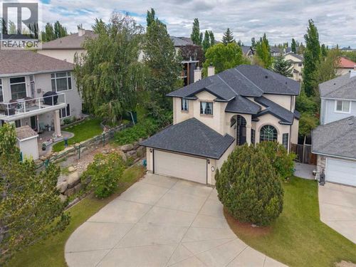 27 Valley Creek Bay Nw, Calgary, AB, T3B5V3 | Card Image
