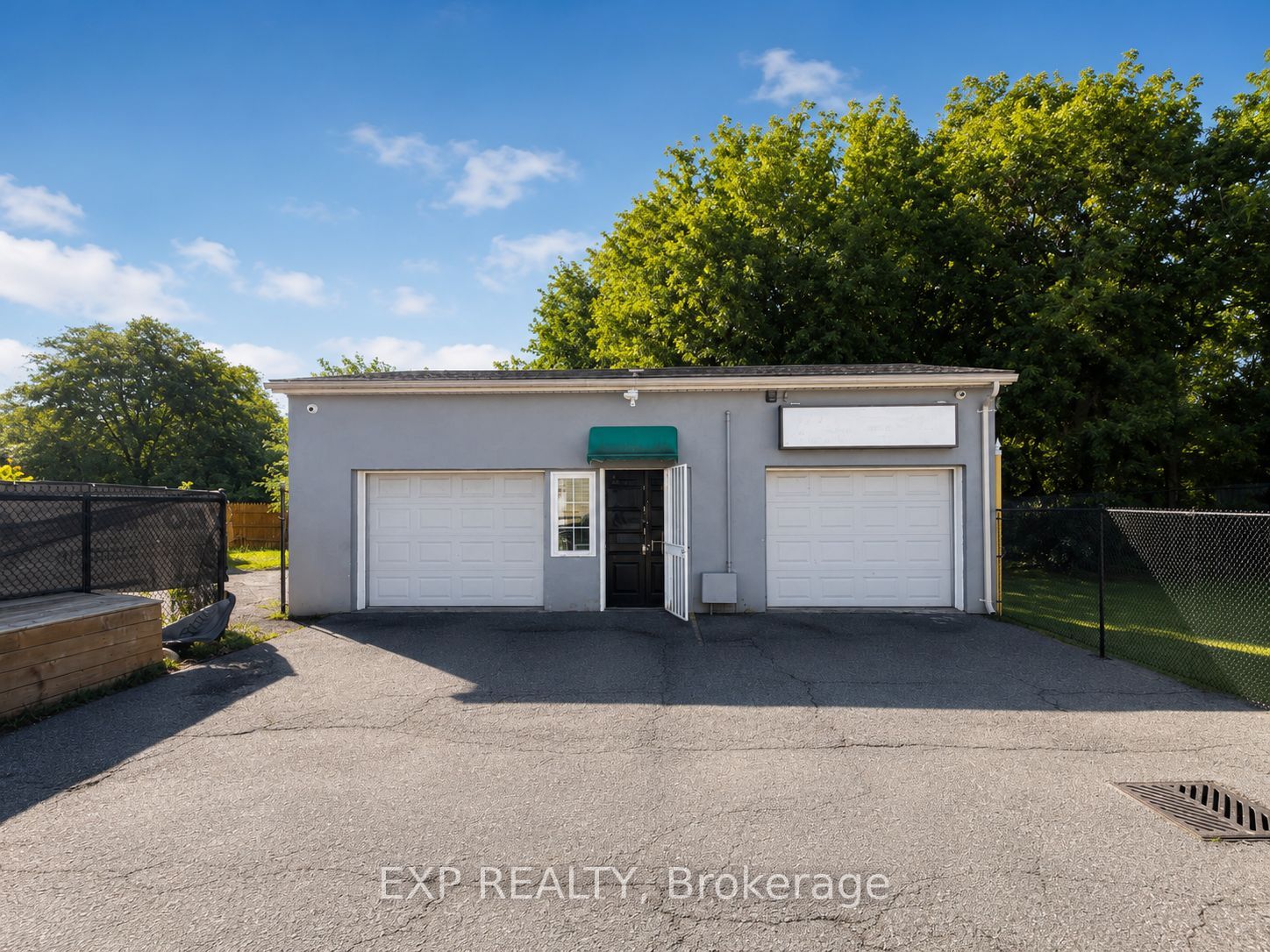 Commercial Lease in London East