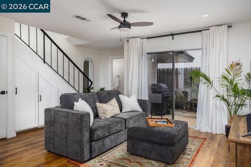 e-5509 Roundtree Dr, Concord, CA, 94521-3996 | Card Image