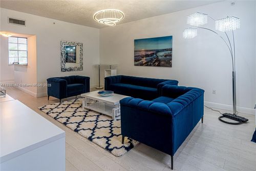 th16-2069 Ocean Dr, Hallandale Beach, FL, 33009-6689 | Card Image