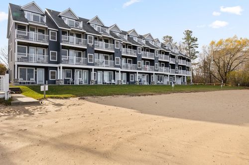 2305 N Us Highway 31 N, Traverse City, MI, 49686-3755 | Card Image