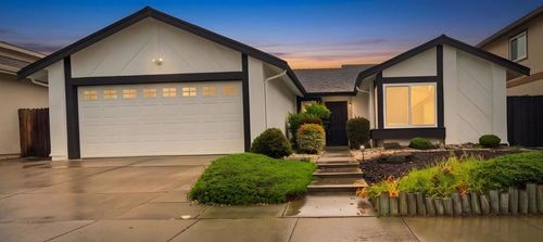 4542 Amiens Ave, Fremont, CA, 94555-2515 | Card Image