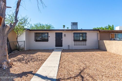 109 W Mossman Rd, Tucson, AZ, 85706-4035 | Card Image