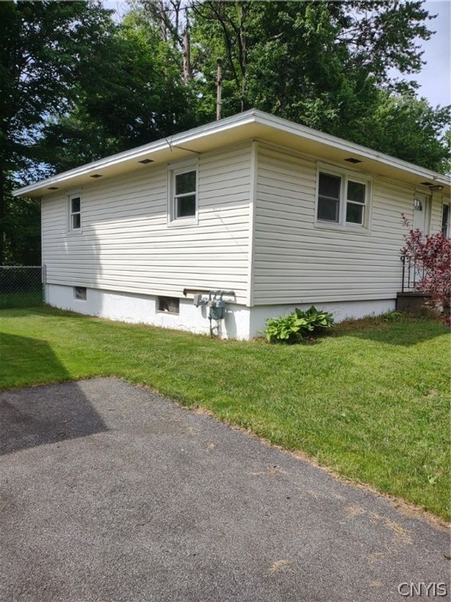 805 Cosby Road, House other with 2 bedrooms, 1 bathrooms and null parking in Utica NY | Image 2