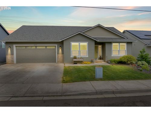 2005 Davis Rd S, Salem, OR, 97306 | Card Image