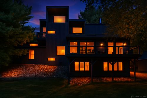 564 Hubbard Rd, Killingly, CT, 06239-3904 | Card Image