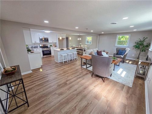 1901 Tyndall Cir, Hampton, VA, 23663-1128 | Card Image