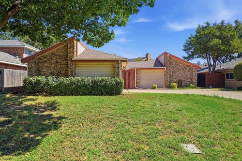 2406 Amber Hill Ln, Euless, TX, 76039-8001 | Card Image