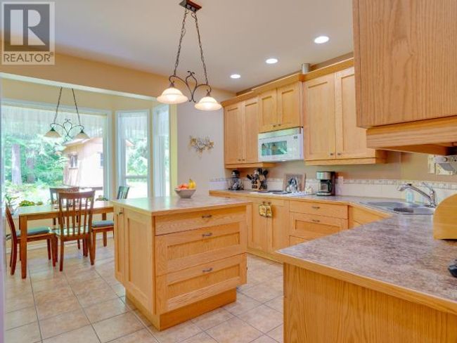 3067 Southill Rd, House other with 4 bedrooms, 2 bathrooms and 2 parking in Powell River BC | Image 12