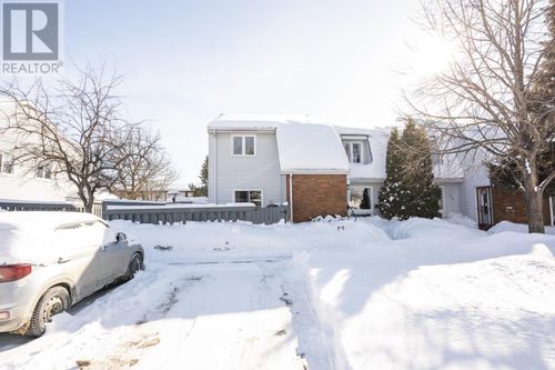 567 Edison Rd, Thunder Bay, ON, P7B5V8 | Card Image