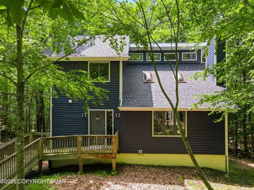 387 Canterbury Rd, Bushkill, PA, 18324-7775 | Card Image