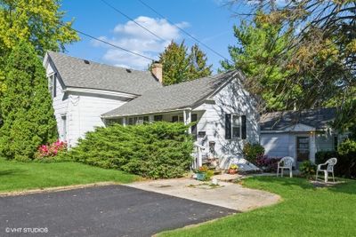 303 Fremont Street, Home with 4 bedrooms, 2 bathrooms and 2 parking in Woodstock IL | Image 3