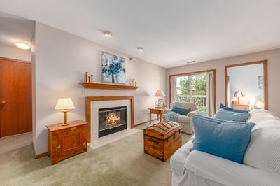 N25W24069 River Park Dr, Condo with 3 bedrooms, 2 bathrooms and null parking in Pewaukee WI | Image 2