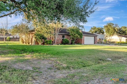 110 Fawn Dr, Victoria, TX, 77905-3506 | Card Image