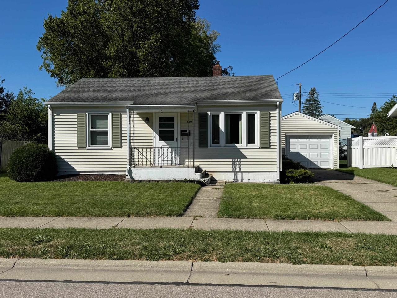 Walnut St, Janesville, WI 53548