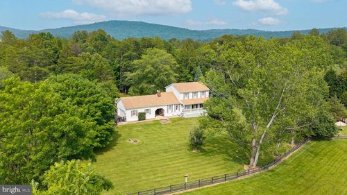9943 Crest Ct, Marshall, VA, 20115-2648 | Card Image