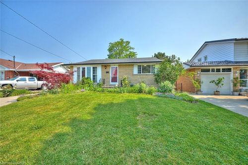 19 Secord Dr, Hamilton, ON, L8K3W6 | Card Image