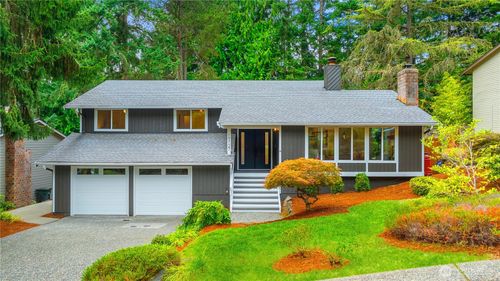 19727 41st Ave Ne, Lake Forest Park, WA, 98155-1610 | Card Image