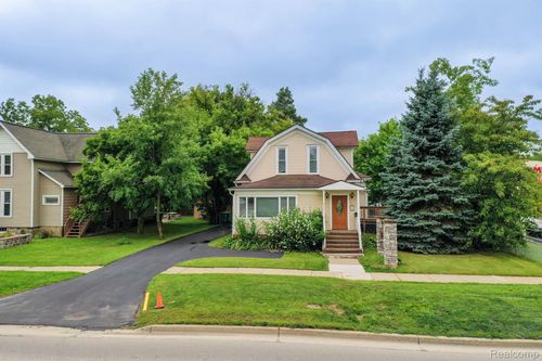 515 E Grand River Ave, Howell, MI, 48843-2326 | Card Image