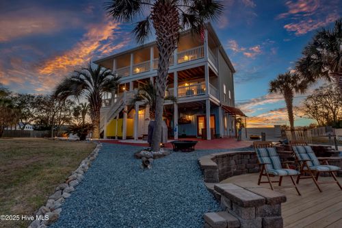 1001 Waterview Pl, Carolina Beach, NC, 28428-4722 | Card Image