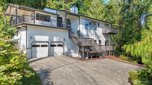 17606 Ne 27th St, Redmond, WA, 98052-5846 | Card Image