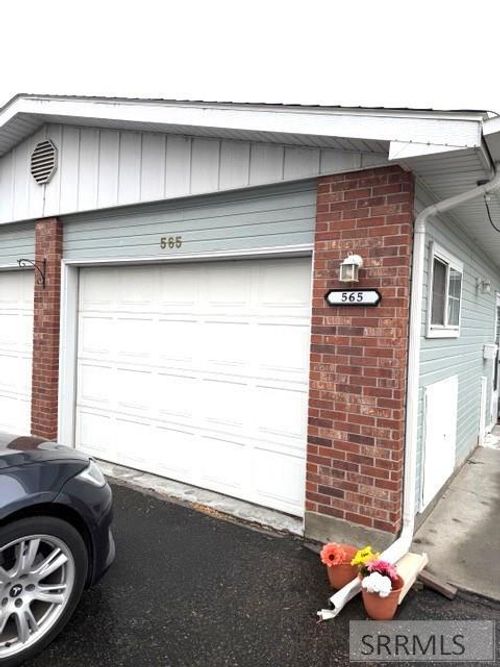 565-565 H St, Idaho Falls, ID, 83402-3420 | Card Image