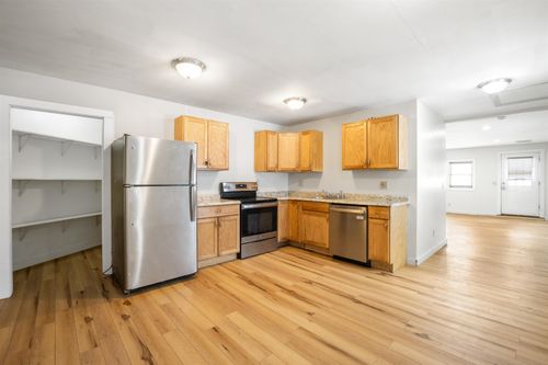 1-7 Cross St, Whitefield, NH, 03598-3041 | Card Image