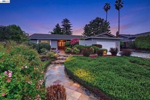 9 Del Oro Ct, San Ramon, CA, 94583-1712 | Card Image