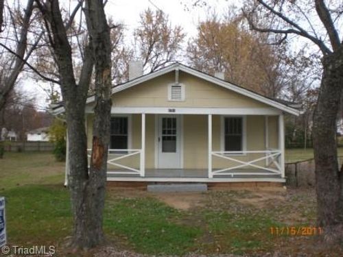 1107 Cayuga St, Winston Salem, NC, 27105-2803 | Card Image