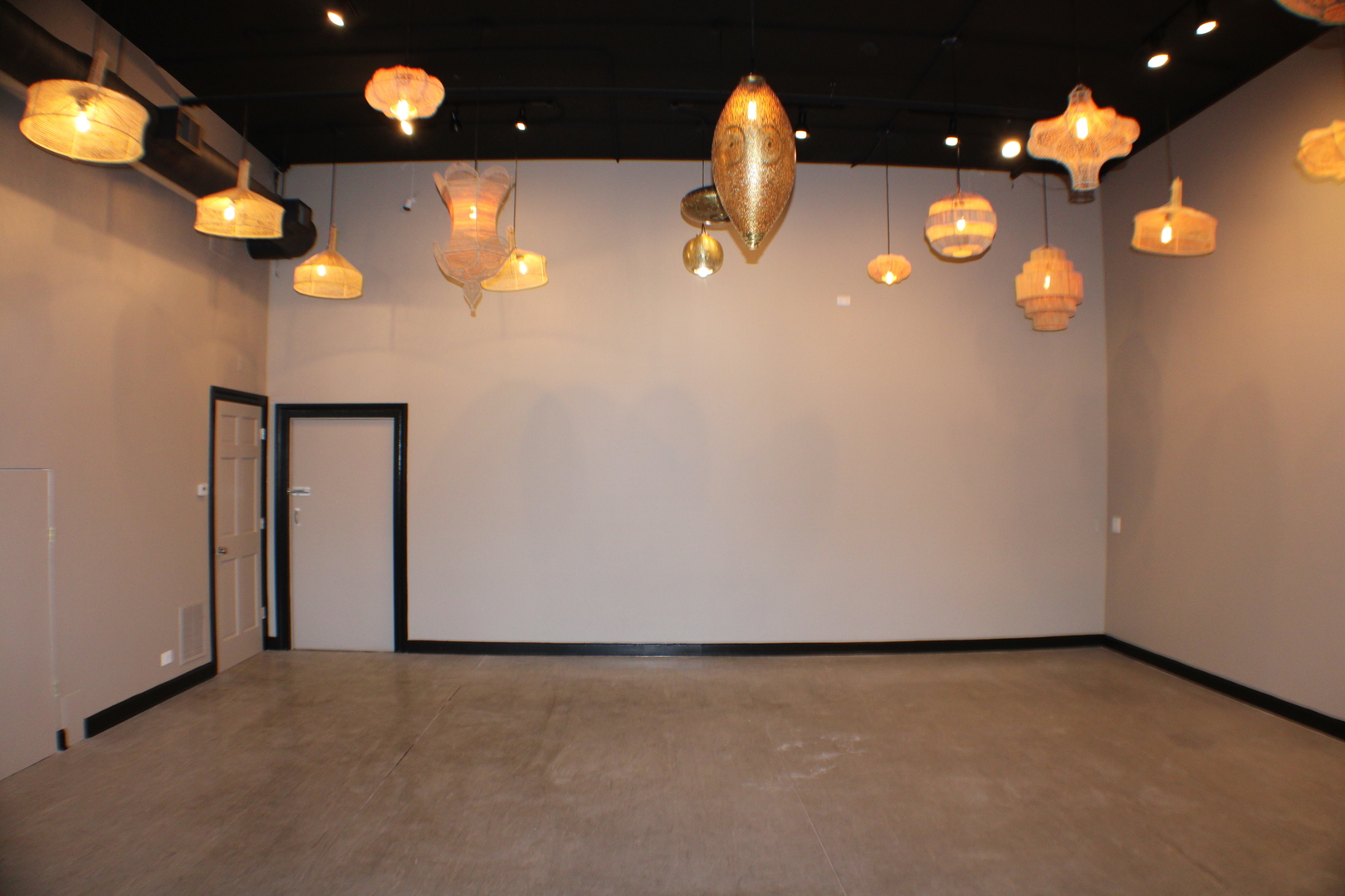 Commercial Sale in Chicago 5