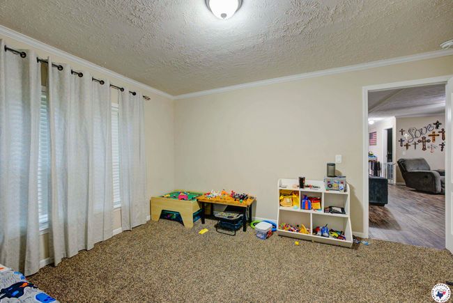 807 E 11 Th St, House other with 4 bedrooms, 2 bathrooms and null parking in Hooks TX | Image 16
