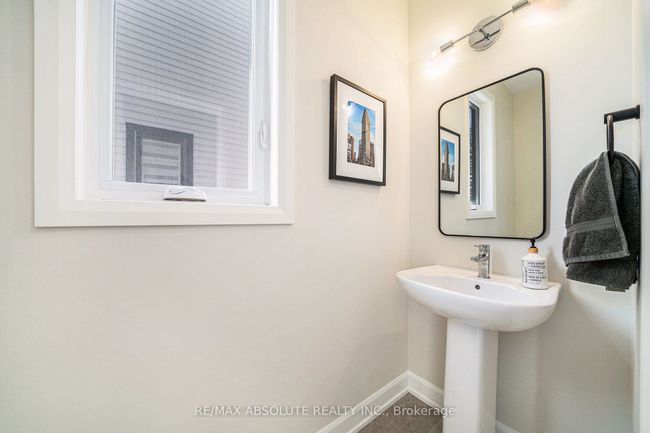 A - 10 Cockburn St, House attached with 3 bedrooms, 4 bathrooms and 4 parking in Richmond ON | Image 11