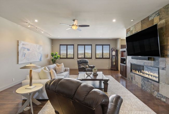 2401 W Fitzhugh Rd, House other with 3 bedrooms, 3 bathrooms and 3 parking in Dripping Springs TX | Image 15