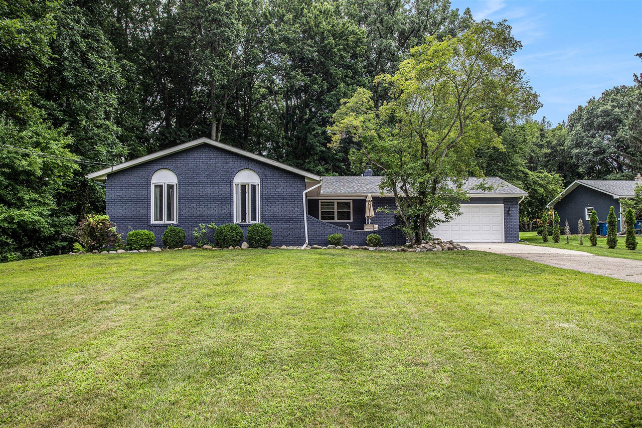 Buckley Ln, Battle Creek, MI 49015