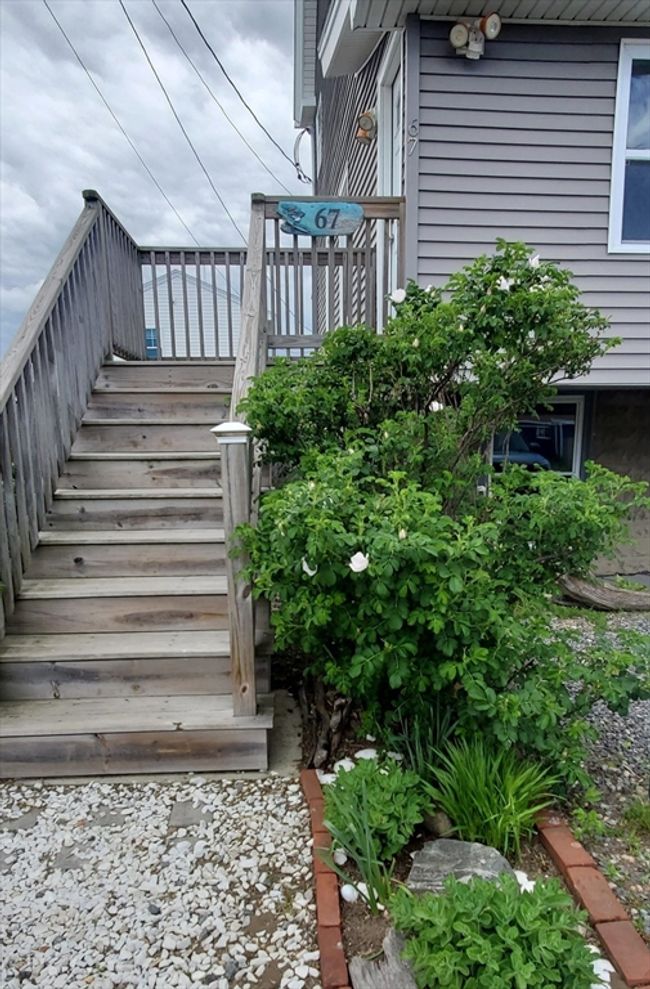 APT-1 - 67 N End Blvd, Condo with 2 bedrooms, 1 bathrooms and 2 parking in Salisbury MA | Image 28