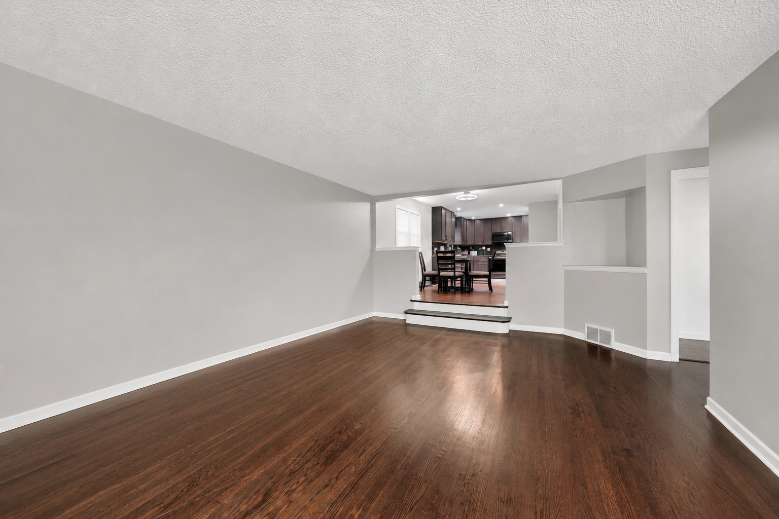 Residential in Oak Lawn 4
