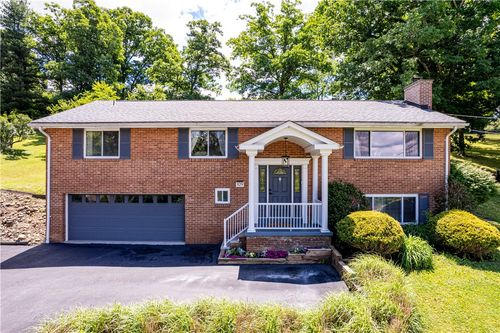 109 Westview Dr, Ligonier, PA, 15658-8757 | Card Image