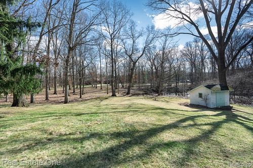 515 Whims Ln, Rochester, MI, 48306-2672 | Card Image