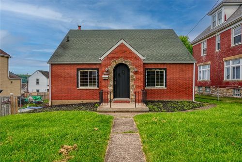 533 Freeport Rd, New Kensington, PA, 15068-5428 | Card Image