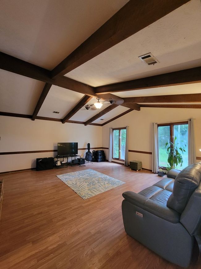 Living Room | Image 27