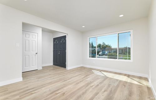 96 Coral Ln, Suisun City, CA, 94585-1712 | Card Image