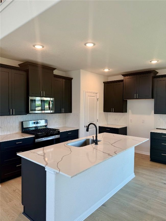 1816 Halas St, House other with 4 bedrooms, 4 bathrooms and 5 parking in Manchaca TX | Image 4
