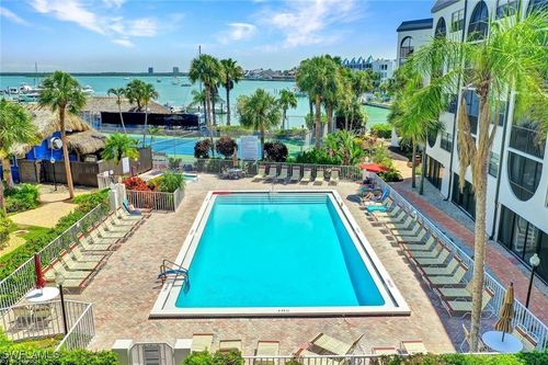 n404-995 Anglers Cv, MARCO ISLAND, FL, 34145-2366 | Card Image