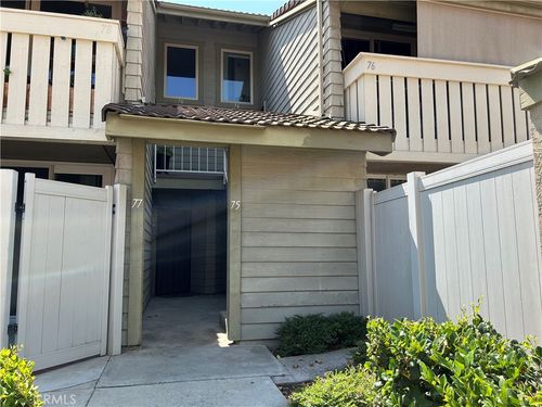 75 Town And Country Rd, Pomona, CA, 91766-6613 | Card Image