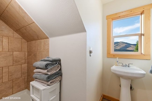 106 Upper Reservoir Rd, House other with 6 bedrooms, 5 bathrooms and null parking in Lonepine MT | Image 16