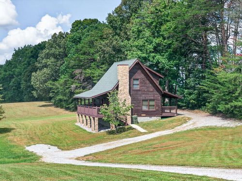 102 Meadow View Ln, Spencer, TN, 38585-4210 | Card Image