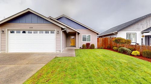 2294 Gayle Way, Grants Pass, OR, 97527-4262 | Card Image