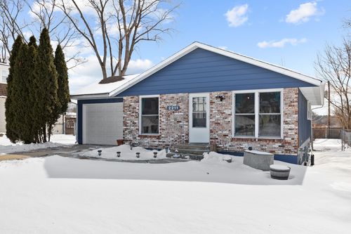 2211 E Sand Lake Road, Lindenhurst, IL, 60046 | Card Image