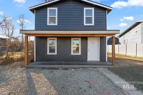 617 E 5th St, Emmett, ID, 83617-3607 | Card Image